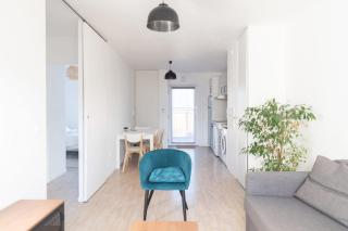 Bright apartment just outside Paris - 1
