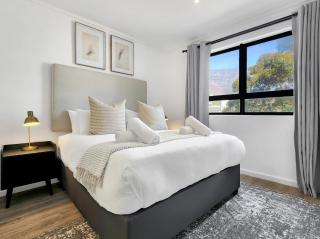 Castle Rock Apartment with Table Mountain Views - 9