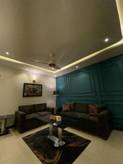The Elite Suite - 9