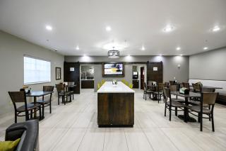 HiWay Inn Express of Broken Bow - 2