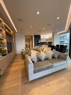 Gorgeous Large Luxury Lateral Flat with Large Terrace with Views of Tower Bridge and City - 1