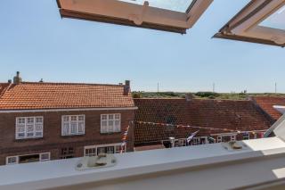 Welcome in - Onderaan de duinen, in het centrum - Langstraat 29 Zoutelande - 6