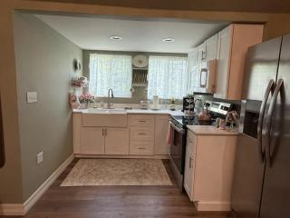 The Rose Cottage at The Carriage House - 3