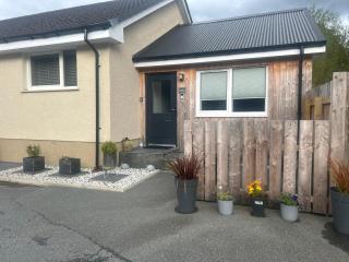Burnbrae Apartment - 2