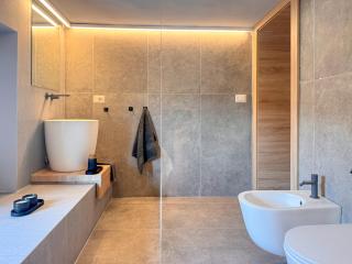 Juliet Suites II - 2