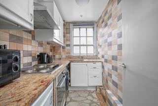 Magnificent 1 Bedroom flat - 4