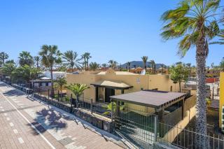 Villa Papagayo Deluxe by Villa Plus - 2
