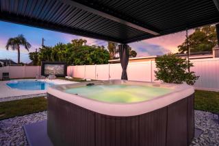The Beverley Pool Hot Tub Near Clearwater Beach - 1