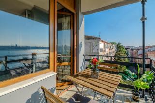 Elevated Bosphorus Escape Private Terrace - 8
