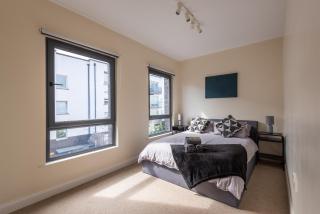 Family 2br Free Parking Near Cathedral Qtr - 9