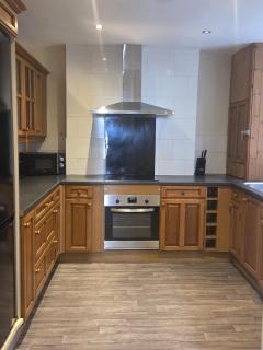 52 - room 4 - city view - Swansea - 3