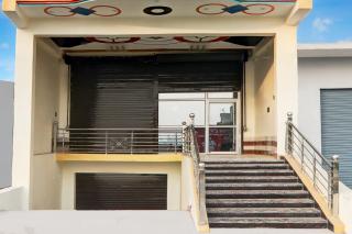 SPOT ON by OYO ROYAL VILLA HOTEL - 1