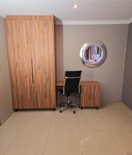 Sandown Suites and Conference Centre - 2