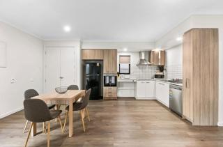 Quiet & Spacious Holiday Home in Werribee - Wyndham Vale - 4