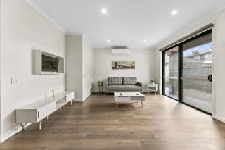 Quiet & Spacious Holiday Home in Werribee - 3