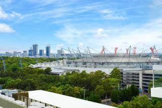 MetawiseBnB Executive 2-Bedroom Stadium View Apartment W Parking - 0