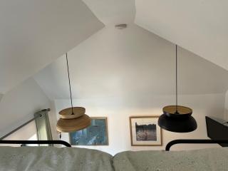 Tiny guesthouse with cozy mezzanine sleeping nook - Swinderby - 8