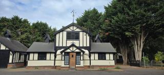 Charming Coach House Cottage in Brentwood - 7