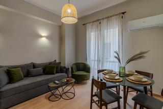 Classic & Charming 2BR, Petralona Metro - 0