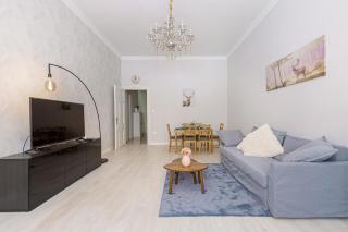 Flawless Design 2BR at Oktogon - 3