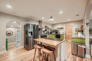Elegant Large 5 bedroom Family Home - 5