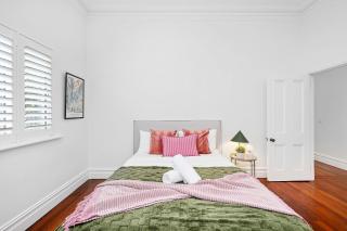 Stylish Suburban Getaway Spacious&bbq - 8