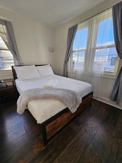 Spacious 2BR Apt| 3 Beds | 15 Min to NYC - 9