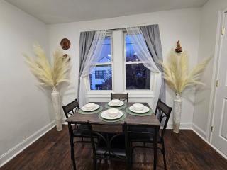 Spacious 2BR Apt| 3 Beds | 15 Min to NYC - 7