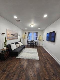 Spacious 2BR Apt| 3 Beds | 15 Min to NYC - 3