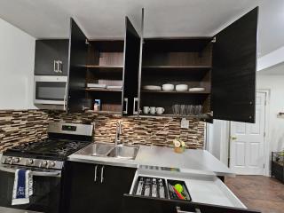Spacious 2BR Apt| 3 Beds | 15 Min to NYC - North Bergen - 2