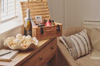 Oakey Cottage - Complimentary Breakfast - 1