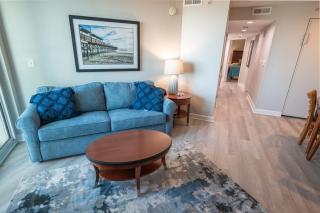 Oceanfront condo w balcony & pool - 2