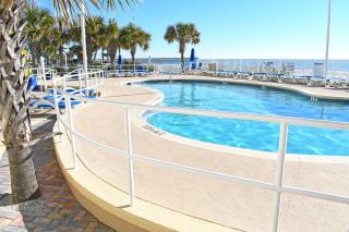 Penthouse condo w balcony & resort views - 8