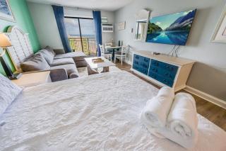New Sea Mist Top Floor with Pools & Stunning Views - 0