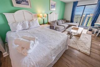 New Sea Mist Top Floor with Pools & Stunning Views - 9