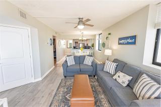 WOW 2BR Direct Oceanfront 4th-Floor Great Views! - 2