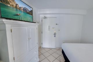 High Floor - Direct Oceanfront with Amazing Views! - 1