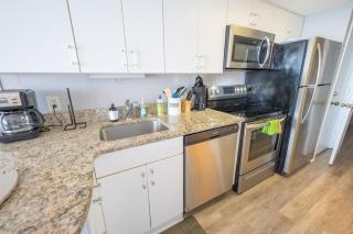 New High Floor, Direct Ocean View, King Bed,Pools! - 6