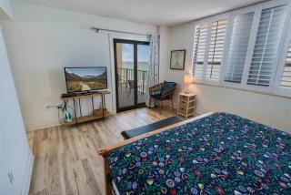 NEW! 2BR - Direct Oceanfront in Private Arcadian I - 5