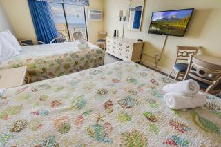 Fantastic views, two queen beds, high floor! - 8