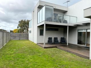 Coastal Offshore Views - Torquay - 4