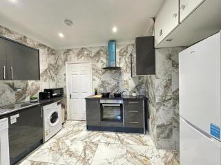 Mayfair Three Bedroom House - 5