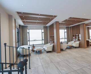 Plaza Court Hotel - 3