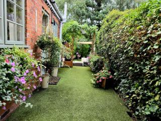 Cosy retreat with hot tub - Nantwich - 3