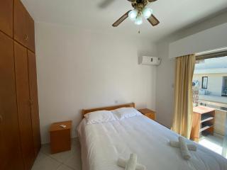 1 bedroom flat 200m from the beach in germasogia tourist area - 2
