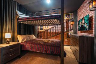 Upstay Family Fun 5BR Retreat w Pool & Games Room - 8