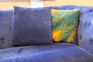 Beautiful 2 Bedroom house with big Garden & Parking fast wifi, and king size bed - 6