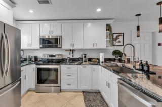 Oasis on the Green - 6