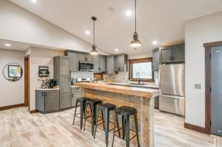 Pinedale Getaway Near Hiking, Skiing and Lakes! - 9