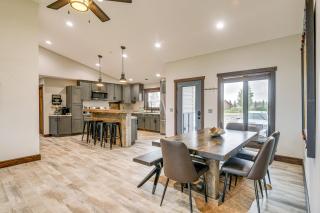 Pinedale Getaway Near Hiking, Skiing and Lakes! - 4
